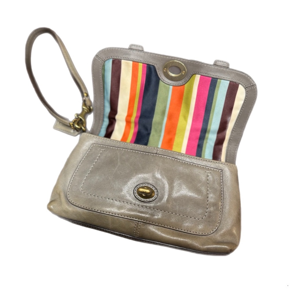 🌟 Coach Legacy 65th Anniversary Garcia Wristlet - Patent Grey 🌟 - Picture 10 of 11